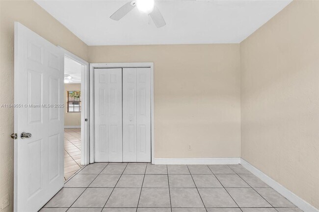 Building Photo - 2751 NW 14th Ct