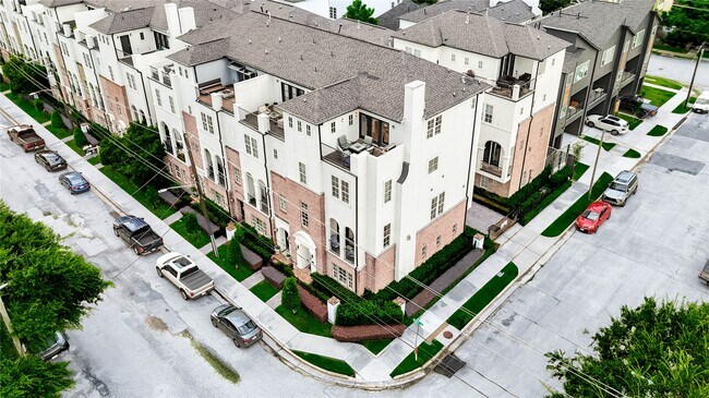 Building Photo - 1802 Dart St