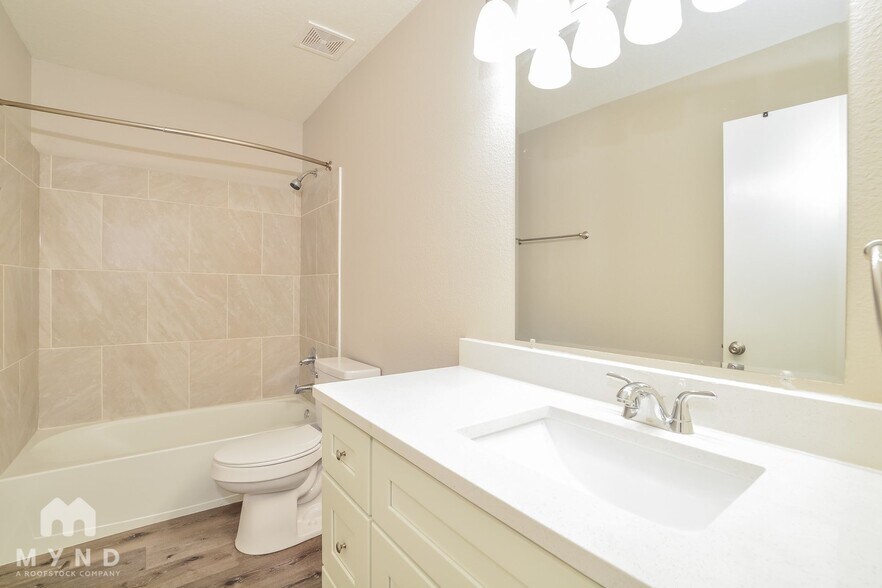 Building Photo - 2943 Lyndscape St