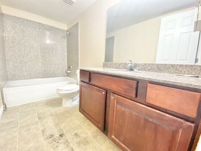 Building Photo - 5405 Indian River Dr