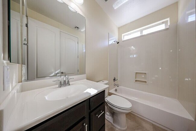 Building Photo - Stunning home located in the heart of Chandler, AZ!