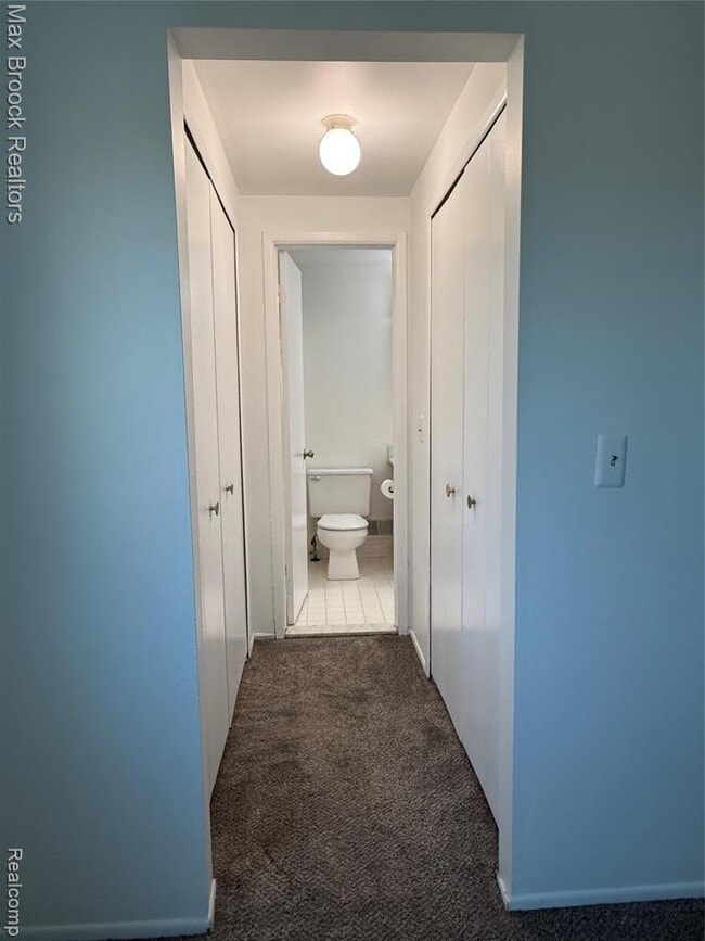 Building Photo - 3028 Moon Lake Dr