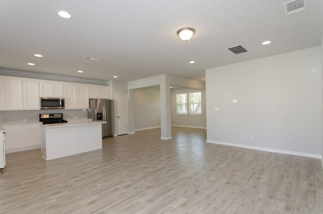 Building Photo - 2136 Pecan Island Dr