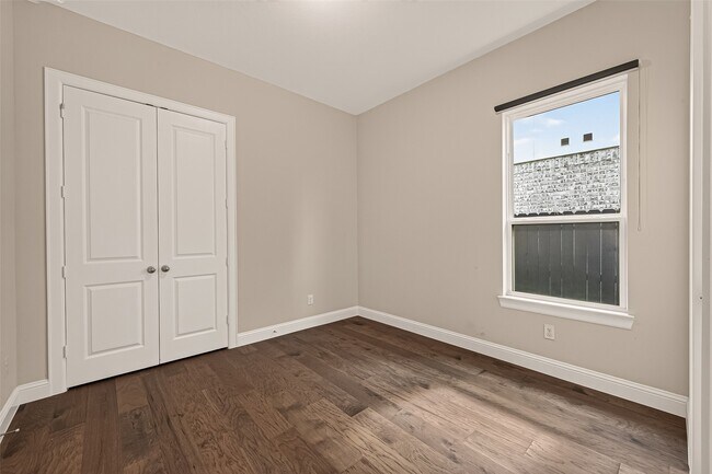 Building Photo - 616 Cape Capri Dr