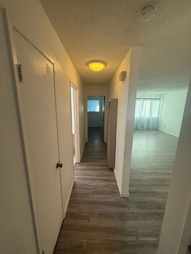 Building Photo - MOVE IN SPECIAL $500 OFF FIRST MONTH RENT ...