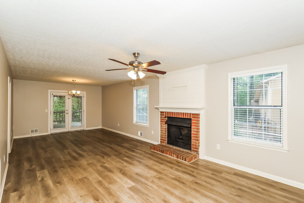 Building Photo - 15 Valley Brook Dr