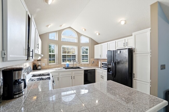 Building Photo - 408 California Ave