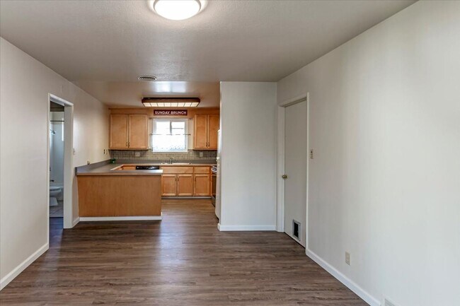 Building Photo - Great Sunnyvale Home