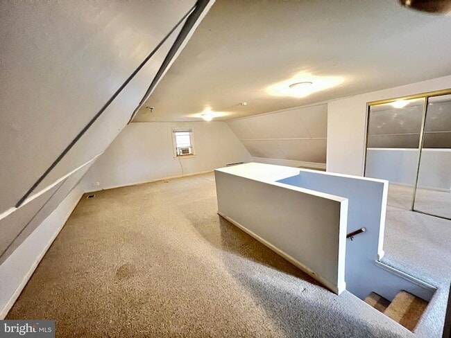 Building Photo - 3712 Lawrence Ave