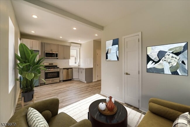 Building Photo - 38 Willowdale Ave