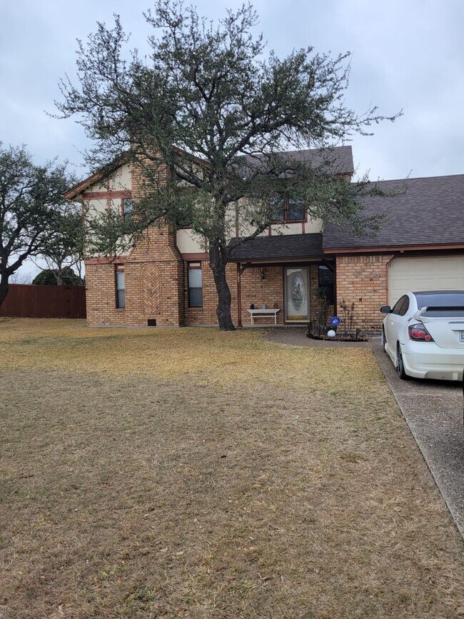 Building Photo - Boasting view  of Copperas Cove