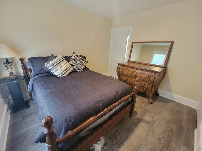 Building Photo - 2115 N 11th St