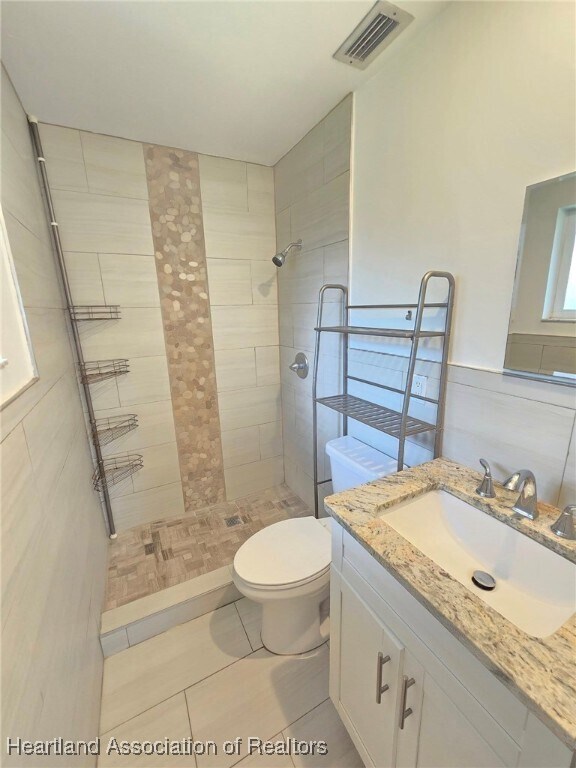Building Photo - 2717 Queenswood Dr