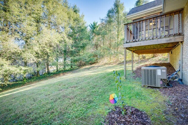 Building Photo - 3910 Renaissance Sq