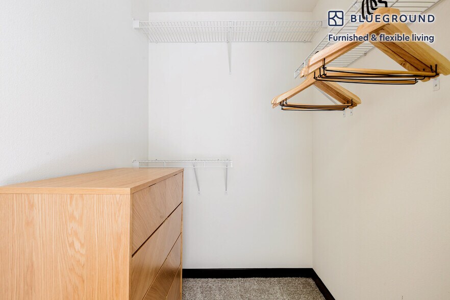 Building Photo - 15511 NE 22 Pl