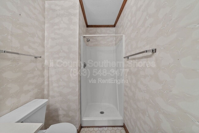 Building Photo - 305 Resort Dr