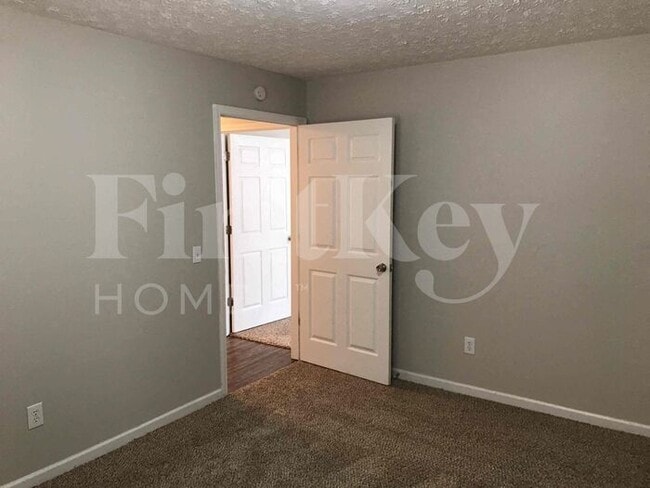 Building Photo - 8118 Birch Walk Dr