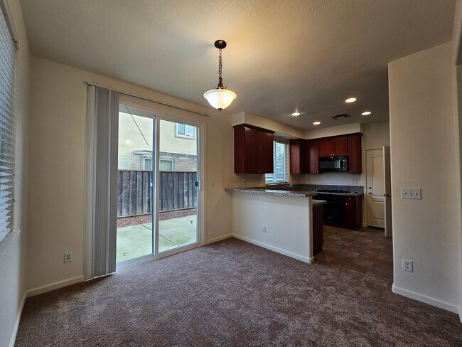 Building Photo - 8 Halsey Pl