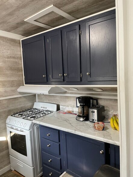 Building Photo - 108 Glenwood Ave