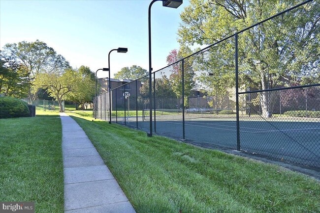 Building Photo - 9907 Blundon Dr
