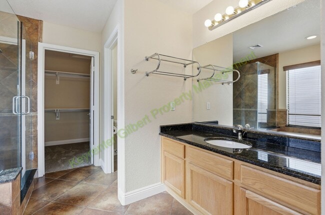 Building Photo - Charming 3-bed/2-bath Gilbert Home in Prime Location!