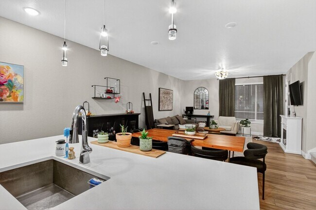 Building Photo - 16370 Alzere Pl