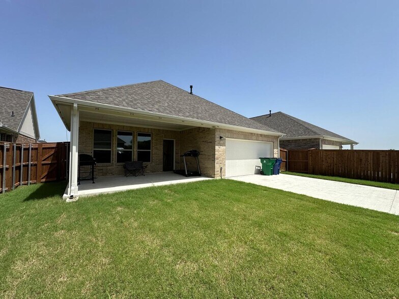 Building Photo - 2189 Glacier Dr