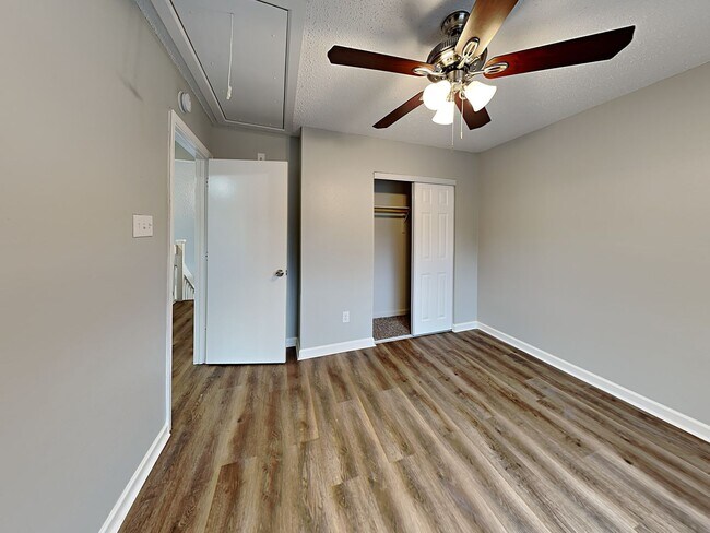 Building Photo - 3 BR/2BA | Newly Renovated Single Family in Dallas | Fenced Backyard | Located Near The Great Tri...
