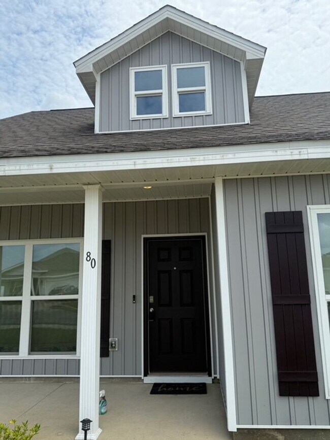 Building Photo - Beautiful 3/2 Single Family house with 2 car garage