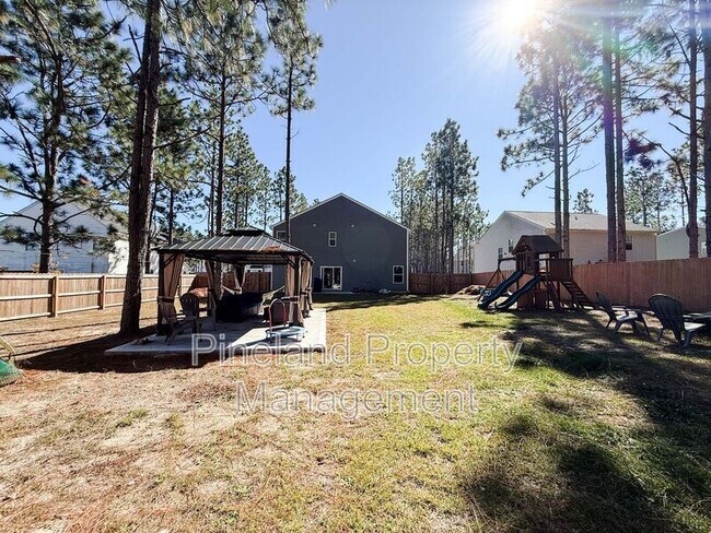 Building Photo - 245 Desert Cir