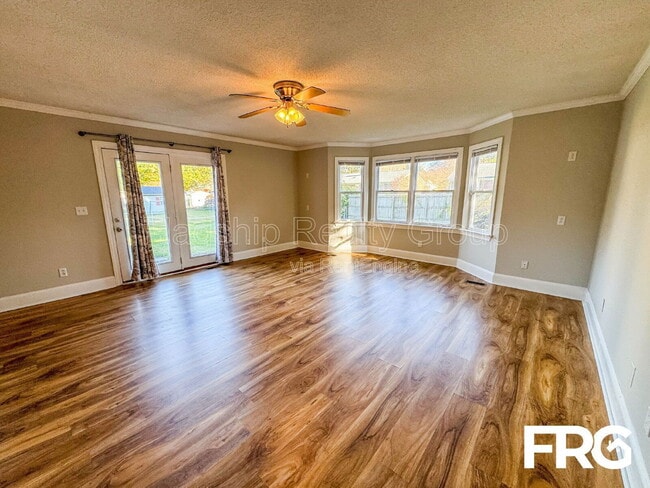 Building Photo - 113 Belmont Dr