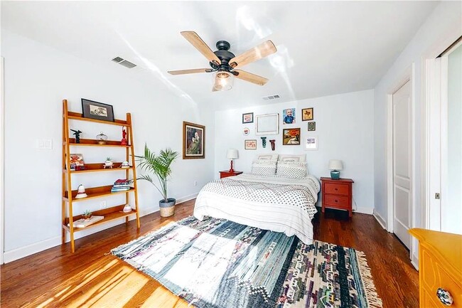 Building Photo - 3305 Larry Ln