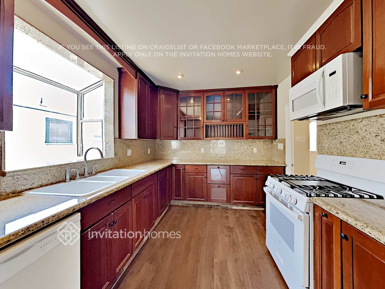 Building Photo - 514 Sloat St