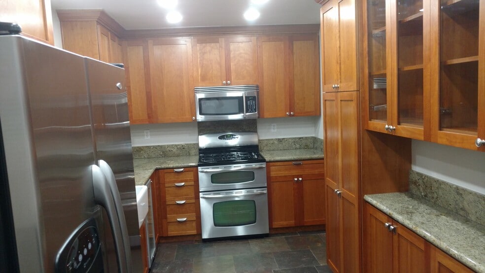 Building Photo - 3478 Voyager Cir