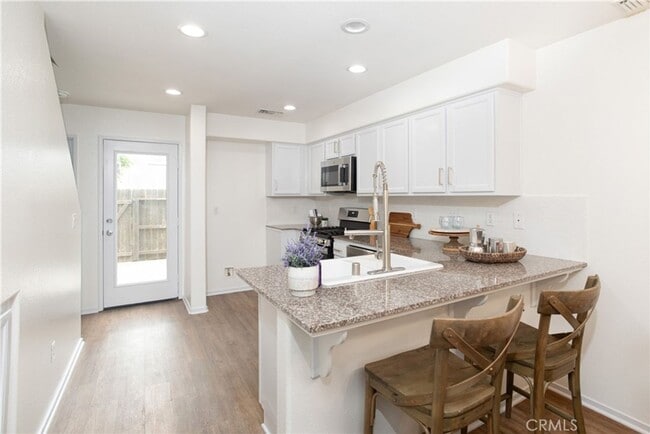 Building Photo - 1425 Crown Cir