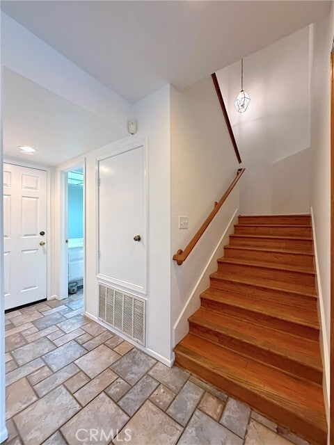 Building Photo - 1548 Vallecito Dr