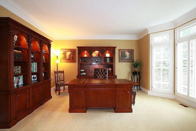 Building Photo - 200 Azalea Cove Ln