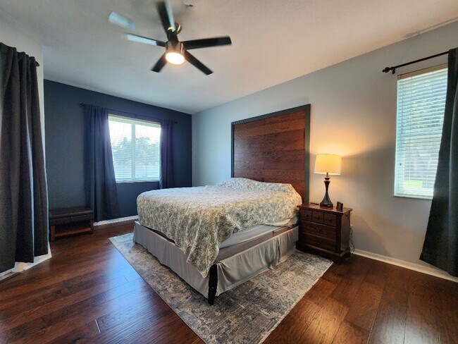 Building Photo - Beautiful 4 Bedroom 4 Bath Home In Ruskin