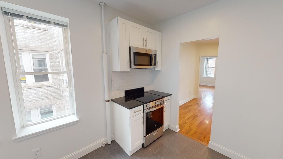 Building Photo - 123 Sutherland Rd