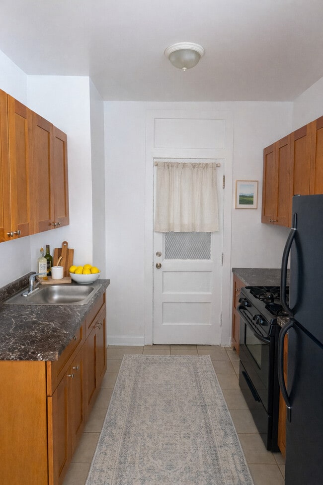 Building Photo - 6855 S Crandon Ave