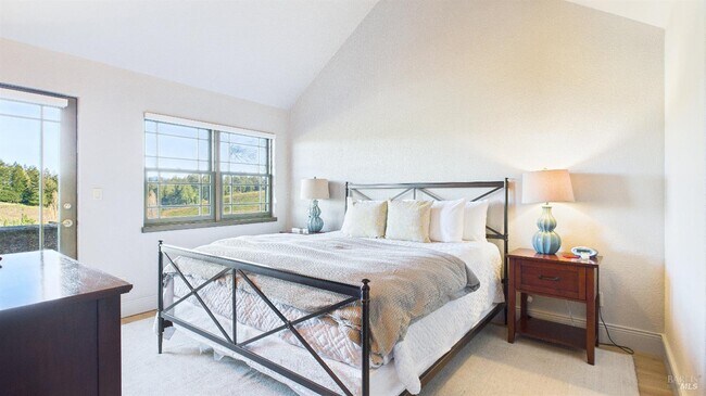 Building Photo - 3225 W Dry Creek Rd