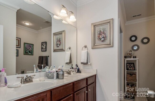Building Photo - 8449 Loxton Cir