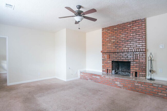 Building Photo - CLEAN CUTE SOUTH VALLEY 3 Bedroom  2 Bath