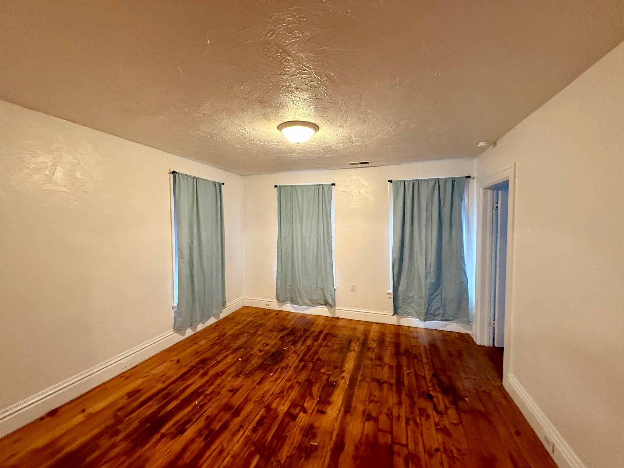 Building Photo - 1413 N 11th St