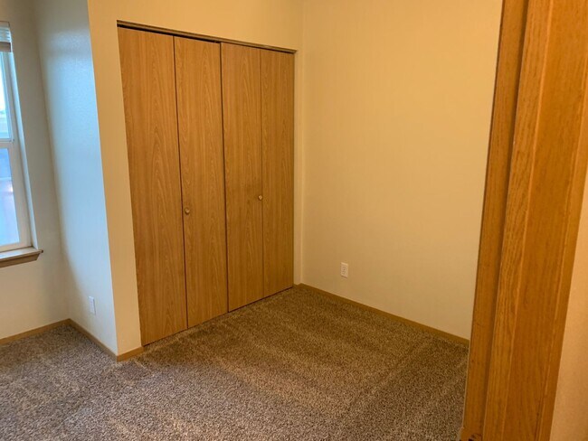 Building Photo - 1813 E 3rd Ave