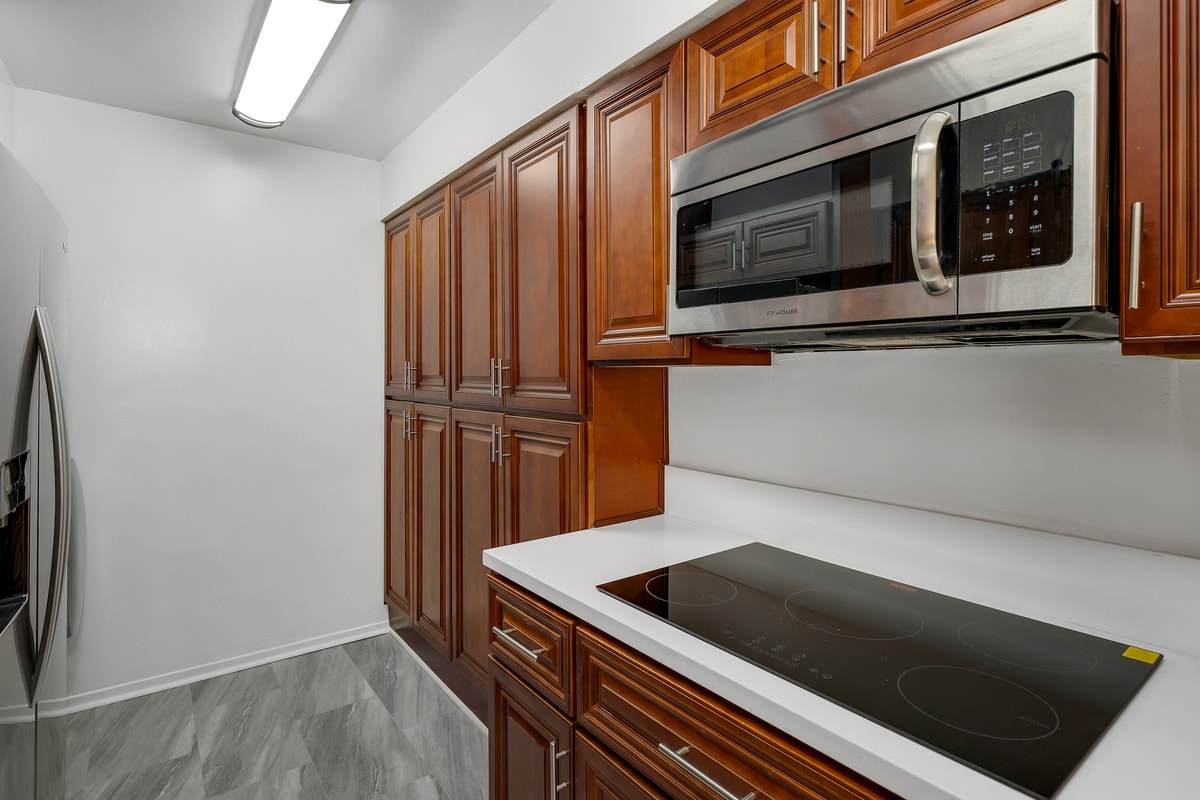 Building Photo - 2352 Torrey Pines Rd