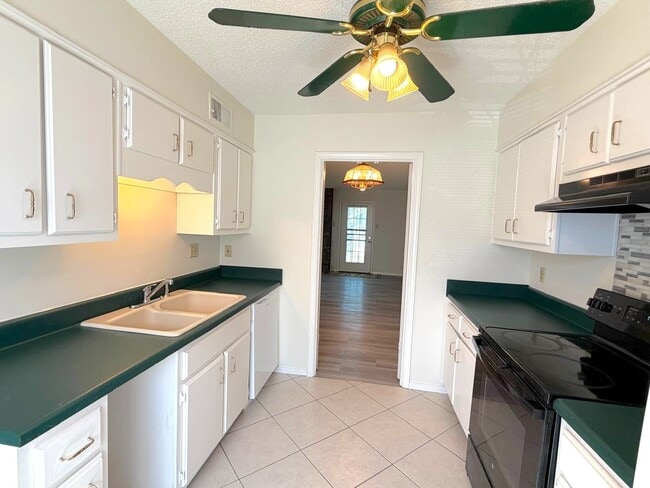 Building Photo - 6968 Wesley Ct