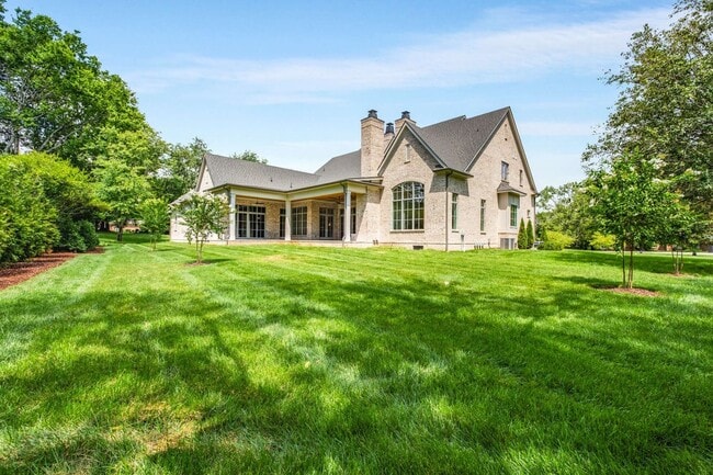 Building Photo - 8115 Devens Dr