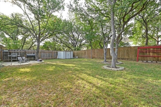 Building Photo - 2041 Desco Dr