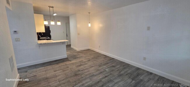 Building Photo - 633 11th St
